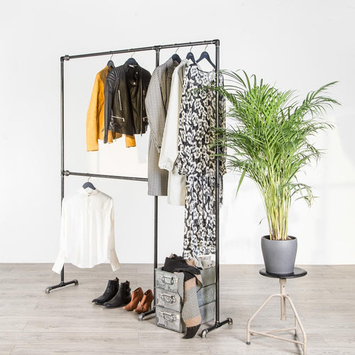 RAW58 Alma tøjstativ i sort Tøjstativ RAW58 215x116 cm Sort #farve_sort